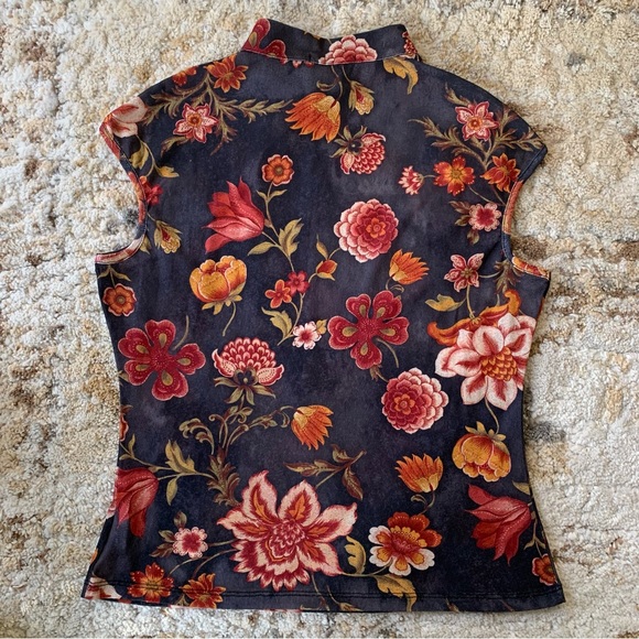 Mesh Floral Top - Picture 4 of 9
